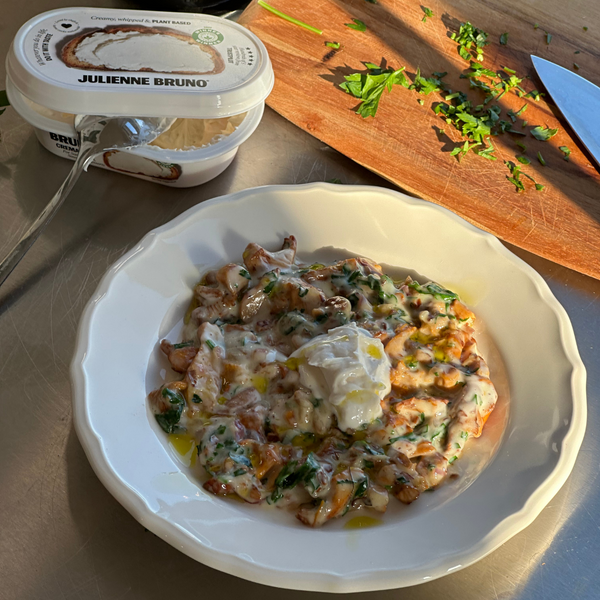 CHANTERELLE MUSHROOMS, SHALLOTS, CREMATTA AND CHARDONNAY SAUCE